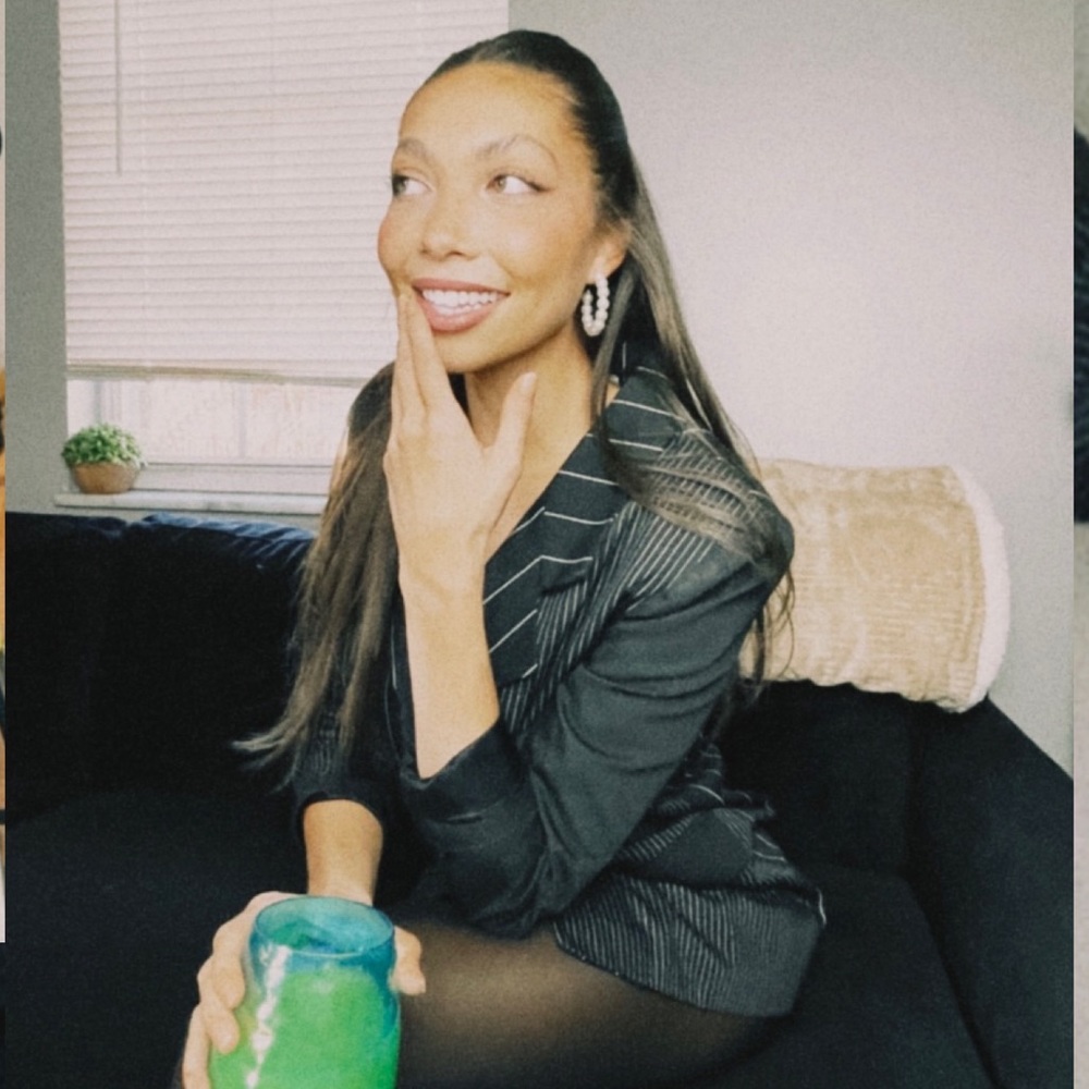 Meet your Posher, Mya